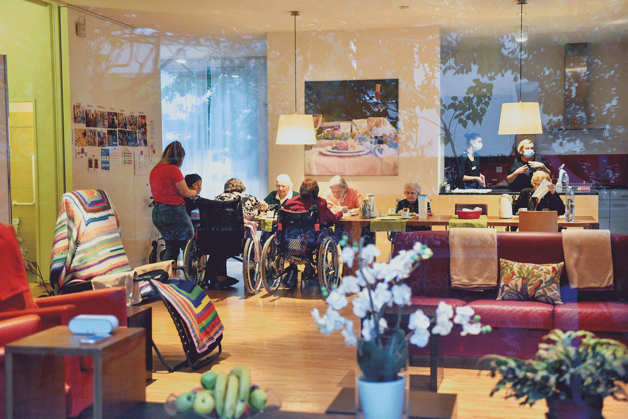 cq5dam.web.1280.1280 (12).gif