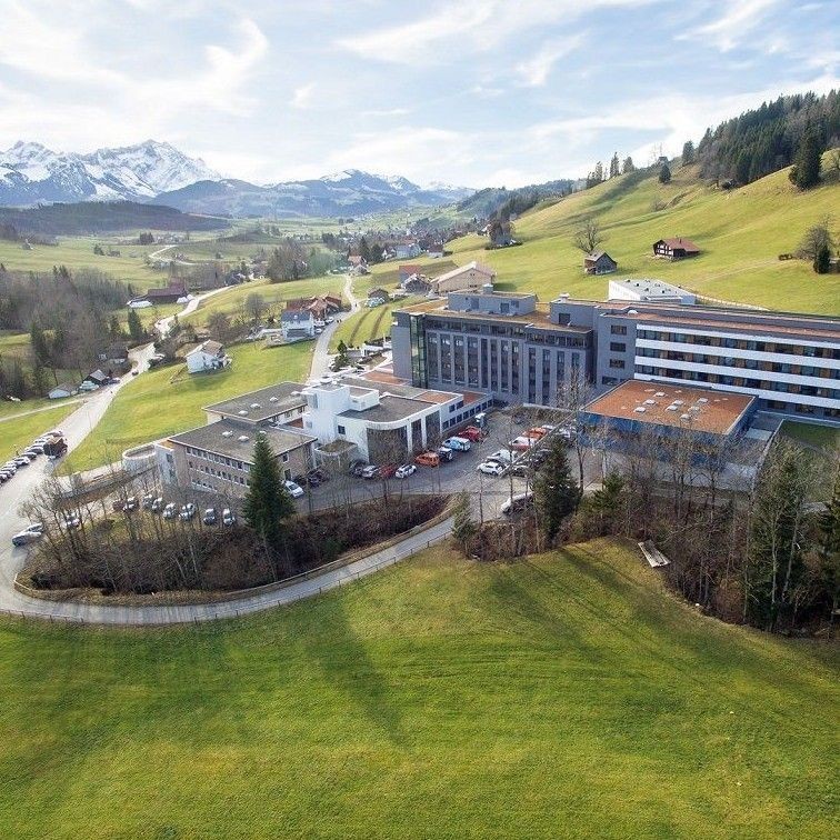 Luftbilder-Klinik-GAIS_cmyk-sml (1).jpg