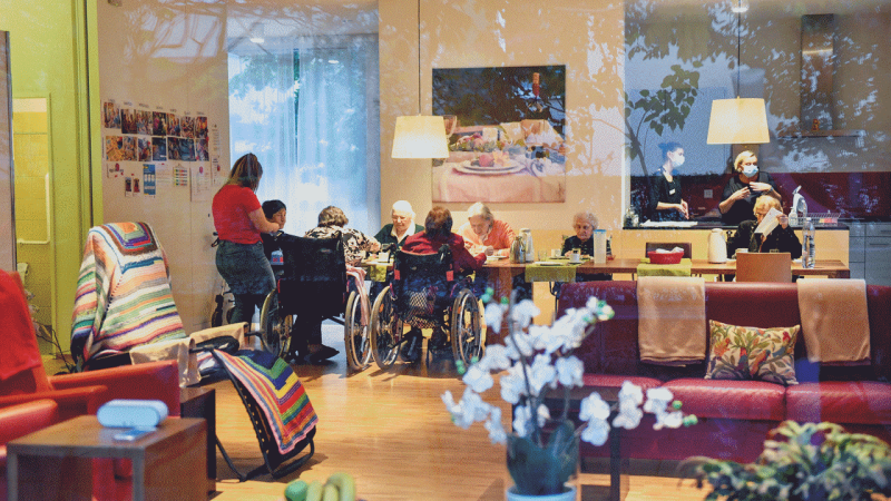 cq5dam.web.1280.1280 (12).gif